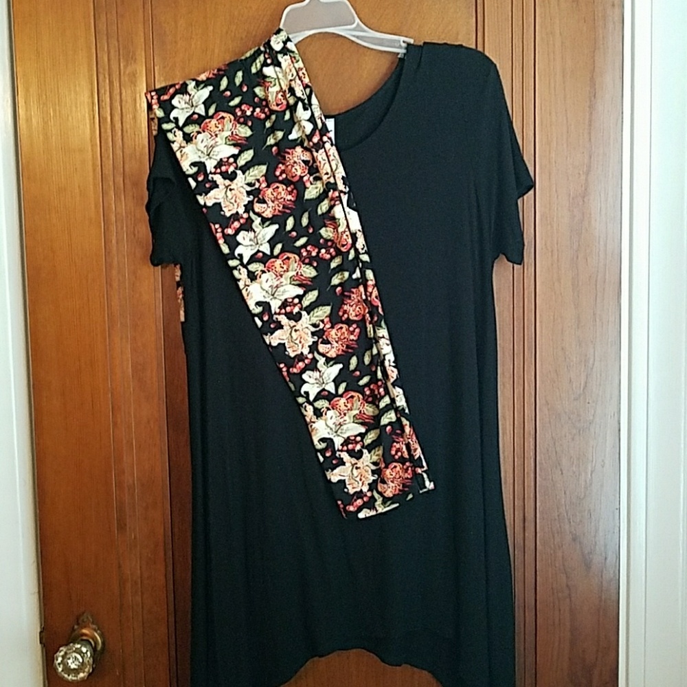 **SOLD**Nwt Super Soft Plus Size Leggings